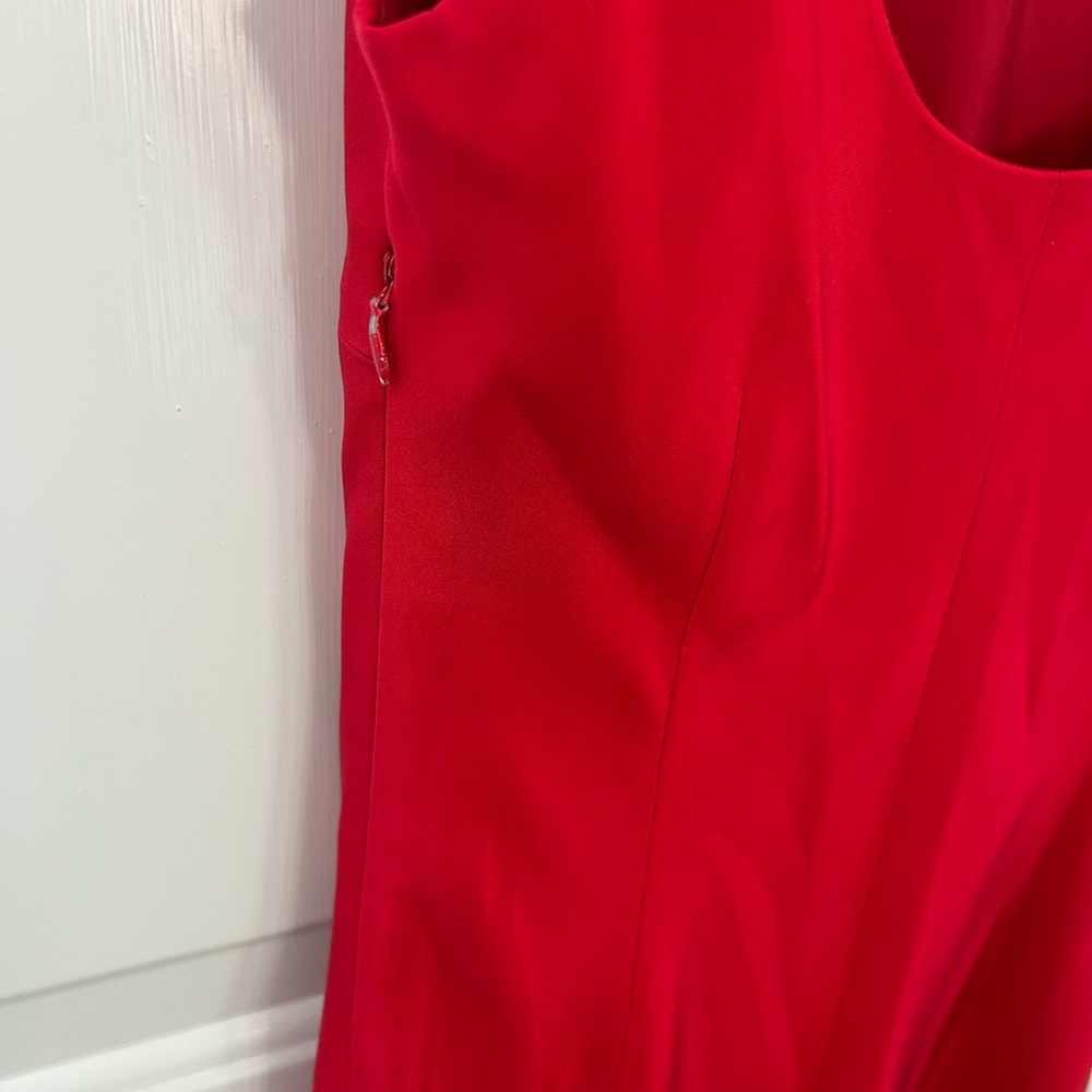 Silk Red Sleeveless Back Drape Dress Size 4 by Flores & Flores - Picture 7 of 12
